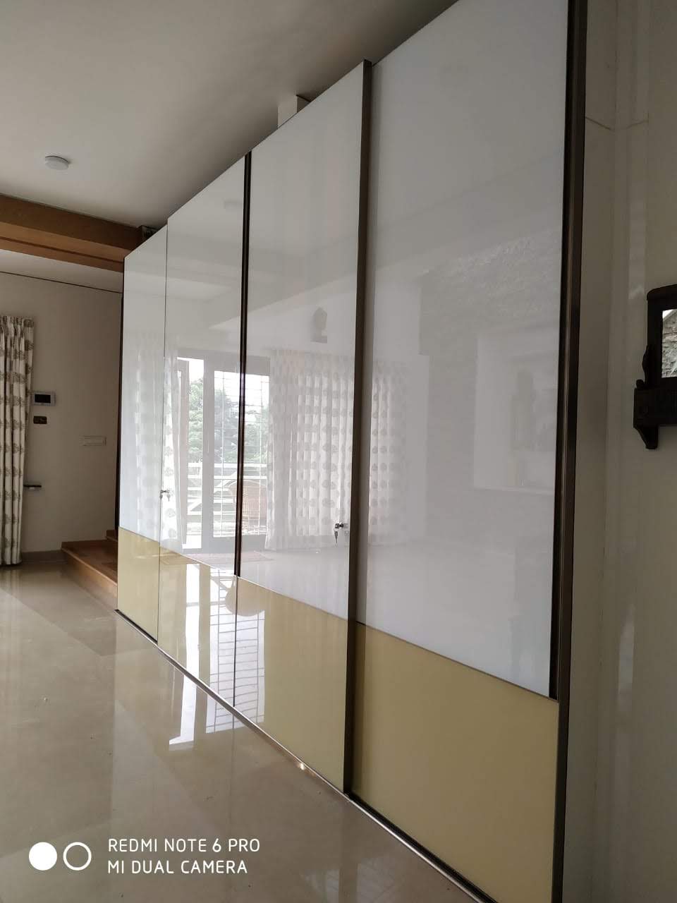 cheapest-low-price-lacquer-glass-wardrobe-designs-in-gurgaon-gurugram-best-lacquer-glass-dealers-manufacturers-in-gurgaon-india